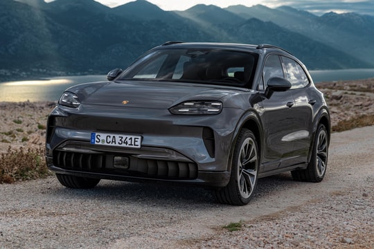 Đánh giá xe Porsche Cayenne Electric 2026 - SUV điện cực mạnh, sạc siêu nhanh