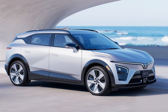 Bảng giá xe VinFast VF 7 mới nhất tháng 3/2026