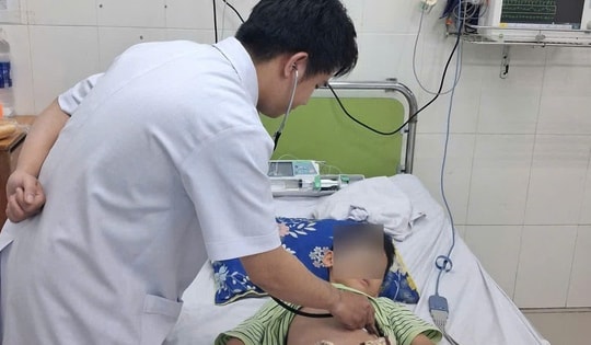 Cứu sống ngoạn mục cháu bé ở Khánh Hòa bị viêm cơ tim tối cấp