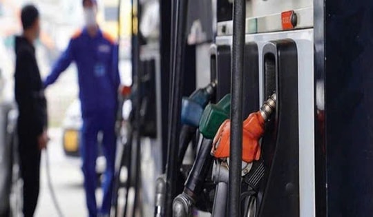 Đề xuất giảm 50% thuế môi trường với xăng, dầu