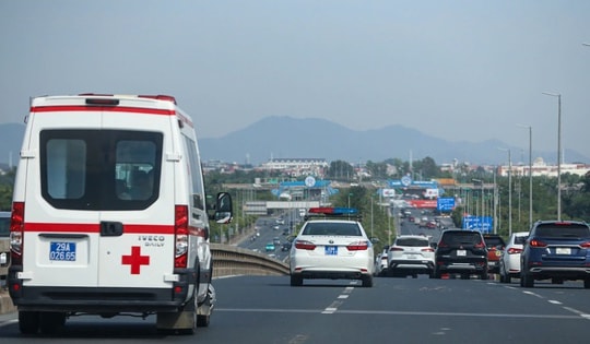 Gặp xe ưu tiên, người tham gia giao thông cần làm gì để tránh bị phạt?