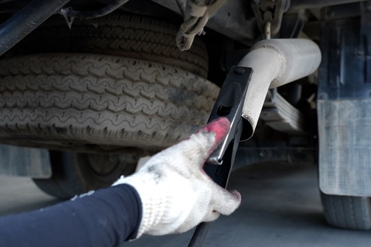 Cục Đăng kiểm: Không đạp hết ga, kết quả đo khí thải chỉ là 'sạch giả tạo'