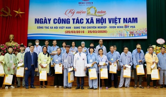 Nghề công tác xã hội - nhịp cầu kết nối tấm lòng sẻ chia dành cho người bệnh ung thư