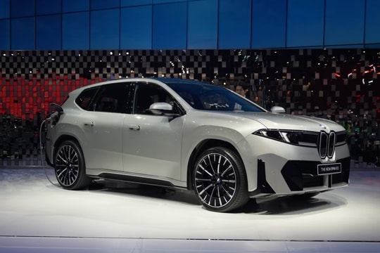 Cận cảnh diện mạo của BMW iX3 tại triển lãm ô tô Bangkok