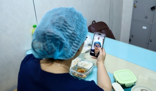 Sau cánh cửa cấp cứu (2): Bữa cơm vội và giấc ngủ ngắn