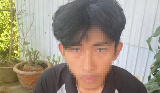 Mâu thuẫn gia đình, chồng đuổi theo taxi chở vợ rồi đập phá xe giữa đường