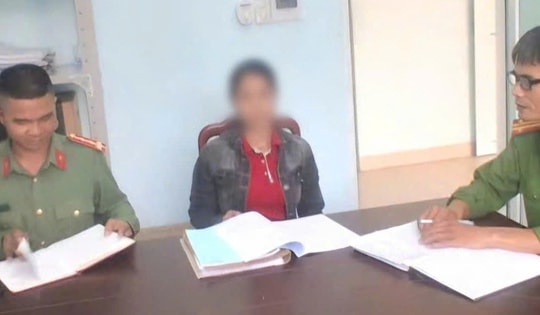 Công an TP Huế giúp người phụ nữ Cơ Tu nhận lại 60 triệu đồng chuyển nhầm