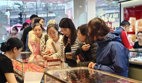 Giá vàng trong nước và thế giới đồng loạt quay đầu giảm trong chiều 26/3