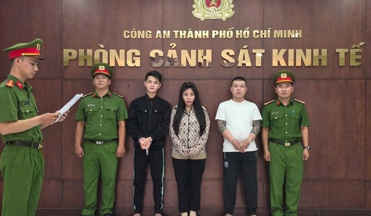 Bắt nhóm buôn 'khí cười' quy mô lớn tại TPHCM