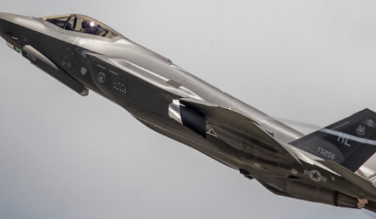 Tiêm kích tàng hình F-35 Mỹ 'giậm chân tại chỗ' trong năm 2025