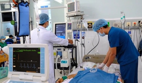 Cứu sống bệnh nhân 65 tuổi sau 3 lần ngưng tim do nhồi máu cơ tim cấp