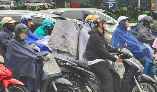 Vì sao hàng loạt tỉnh thành mưa dông kèm sấm sét sáng nay?