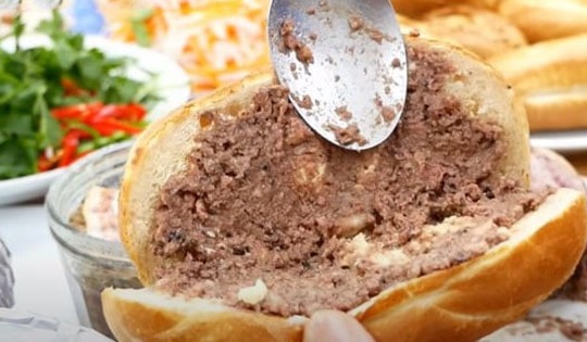 Nhiều người nhập viện sau ăn bánh mì ở Đắk Lắk: Bộ Y tế yêu cầu khẩn trương truy xuất nguồn gốc