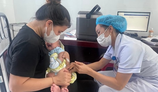 Tiêm chủng gặp tai biến: Vì sao chỉ bồi thường với trường hợp bắt buộc?