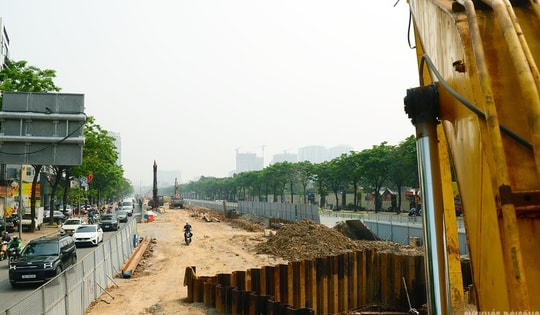 Cận cảnh công trường chống ngập trên đường Võ Chí Công, Hà Nội