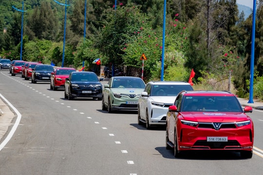 Vingroup gia hạn chương trình hỗ trợ khách hàng chuyển đổi sang xe điện tới 30/4