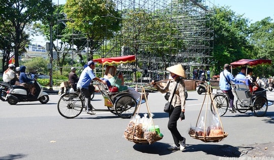 Nhiều nơi bước vào cao điểm nắng nóng, Hà Nội nhiệt cao 35 độ