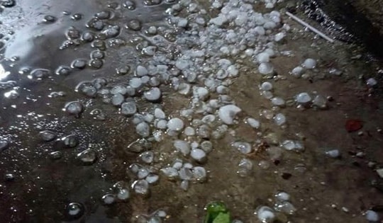 Đêm nay có thể xuất hiện mưa đá, dông lốc, người dân cần chuẩn bị gì giảm thiểu thiệt hại?