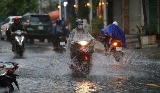 Các tỉnh thành nhanh chóng chủ động ứng phó giảm thiểu thiệt hại do dông lốc, mưa đá