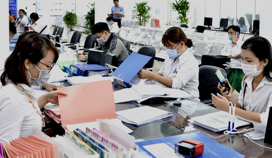 Xếp loại viên chức sẽ tác động ra sao đến thu nhập?