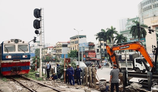 Liên tiếp xảy ra tai nạn đường sắt: Mở lối tự phát có thể bị phạt tới 40 triệu