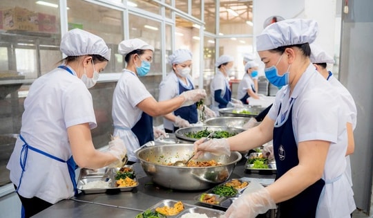 Bộ Y tế lập 2 đoàn kiểm tra an toàn thực phẩm bếp ăn tập thể ở Ninh Bình và Hà Nội