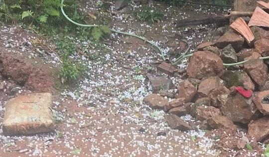 Thiệt hại do dông lốc, mưa đá ở các tỉnh miền Bắc tiếp tục tăng