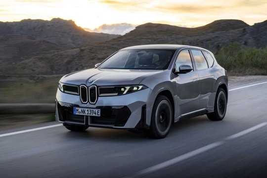 BMW iX3 giành cú đúp giải thưởng xe thế giới 2026