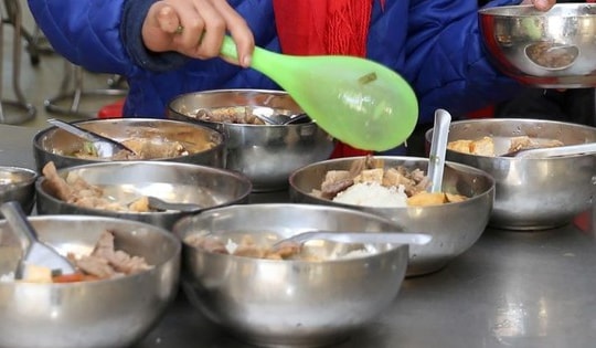 Khẩn trương làm rõ vụ việc nghi thực phẩm không an toàn tại Trường Mầm non Hòa Bình, Thái Nguyên