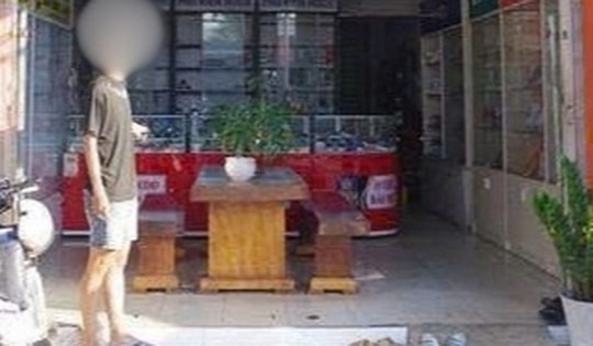 Nam thanh niên phá cửa tiệm, 'cuỗm' 20 điện thoại trị giá hơn 100 triệu đồng