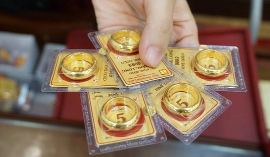 Chốt giá vàng hôm nay ngày 2/4 quay đầu giảm cực mạnh