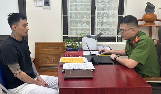 Đối tượng truy nã đặc biệt nguy hiểm 'Sơn điên' ra đầu thú