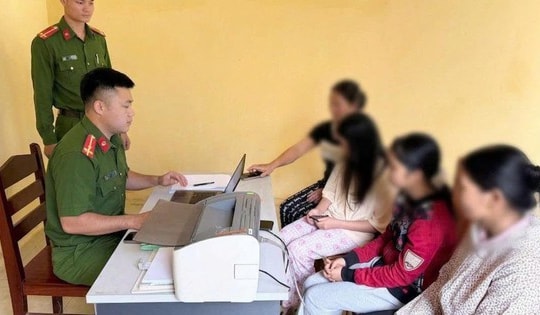 Ngăn chặn 2 thiếu nữ vùng cao bỏ nhà đi tìm 'việc nhẹ lương cao'