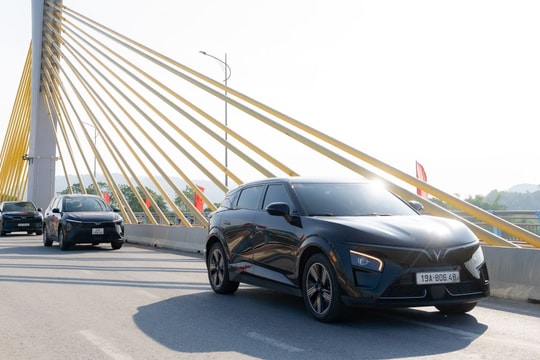 Trải nghiệm thực tế của người dùng VF 7: Đi đâu cũng tiện, không cần đo cây số