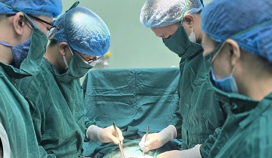 Cấp cứu kịp thời ca rau bong non, mẹ tròn con vuông