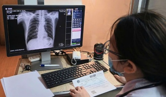 Bệnh viện Phổi Trung ương triển khai xe X-quang lưu động tại Ngày Sức khỏe toàn dân 7/4