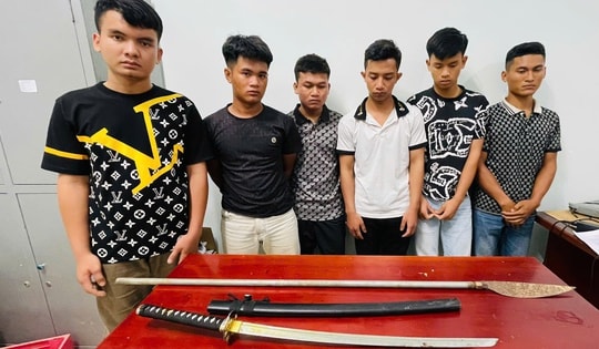 Tạm giữ hình sự nhóm thanh niên đi chém người trong đêm ở Đắk Lắk