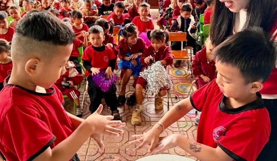 Dập ổ dịch thủy đậu ở xã vùng biên Quảng Trị