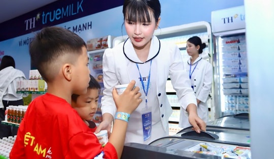 Đông đảo người dân tham gia thăm khám, trải nghiệm tại Ngày Sức khỏe toàn dân 7/4