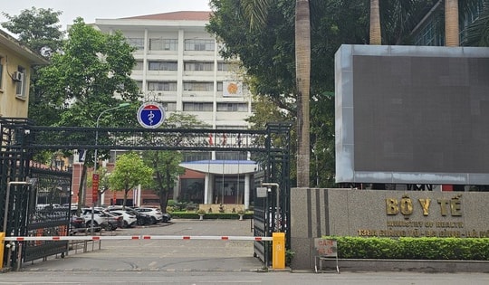 Danh sách cá nhân đề nghị xét tặng Danh hiệu Nhà giáo Nhân dân, Nhà giáo Ưu tú