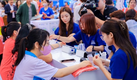 Việt Nam lần đầu tổ chức 'Ngày sức khỏe toàn dân': Long Châu và Bayer cùng ngành y tế đẩy lùi gánh nặng đột quỵ trong cộng đồng, bắt đầu từ sự chủ động