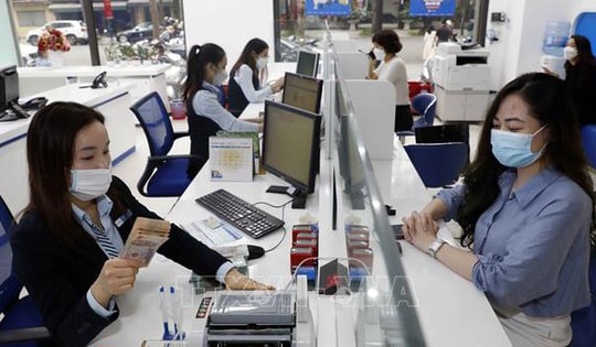 Lãi suất ngân hàng tiếp tục nhích tăng