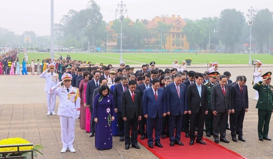 Lãnh đạo Đảng, Nhà nước và ĐBQH vào Lăng viếng Chủ tịch Hồ Chí Minh