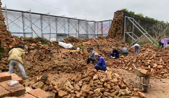 Đoạn tường Hoàng thành Huế bị đổ sập trong mưa lũ lịch sử hiện ra sao?