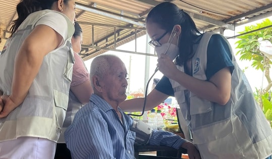 Từ hôm nay, người dân TPHCM có ‘bác sĩ gia đình’ theo dõi sức khoẻ tại nhà