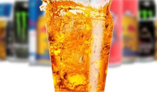 Lạm dụng cà phê và nước tăng lực ảnh hưởng đến sức khỏe thế nào?