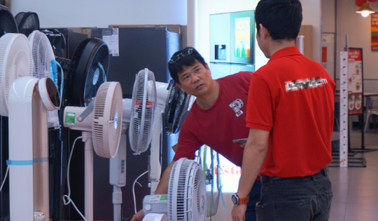 Điện lạnh vào mùa: Sức mua 'tăng nhiệt' trước đợt nắng nóng cao điểm