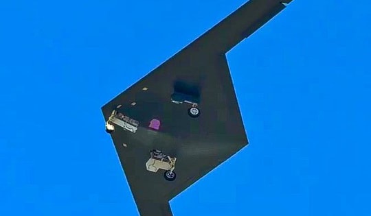 UAV tàng hình RQ-180 của Mỹ xuất hiện ở Hy Lạp hé lộ nhiệm vụ do thám tối mật