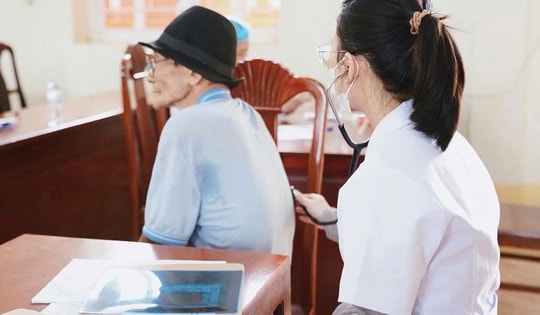 Người dân chủ động phòng ngừa nhiễm biến thể mới Covid-19 Ve sầu