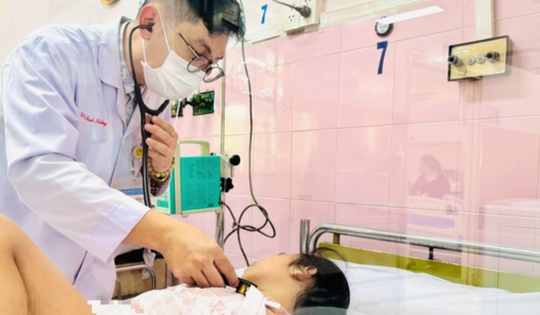 Số học sinh nghi ngộ độc thực phẩm ở TPHCM đã tăng lên 148 ca